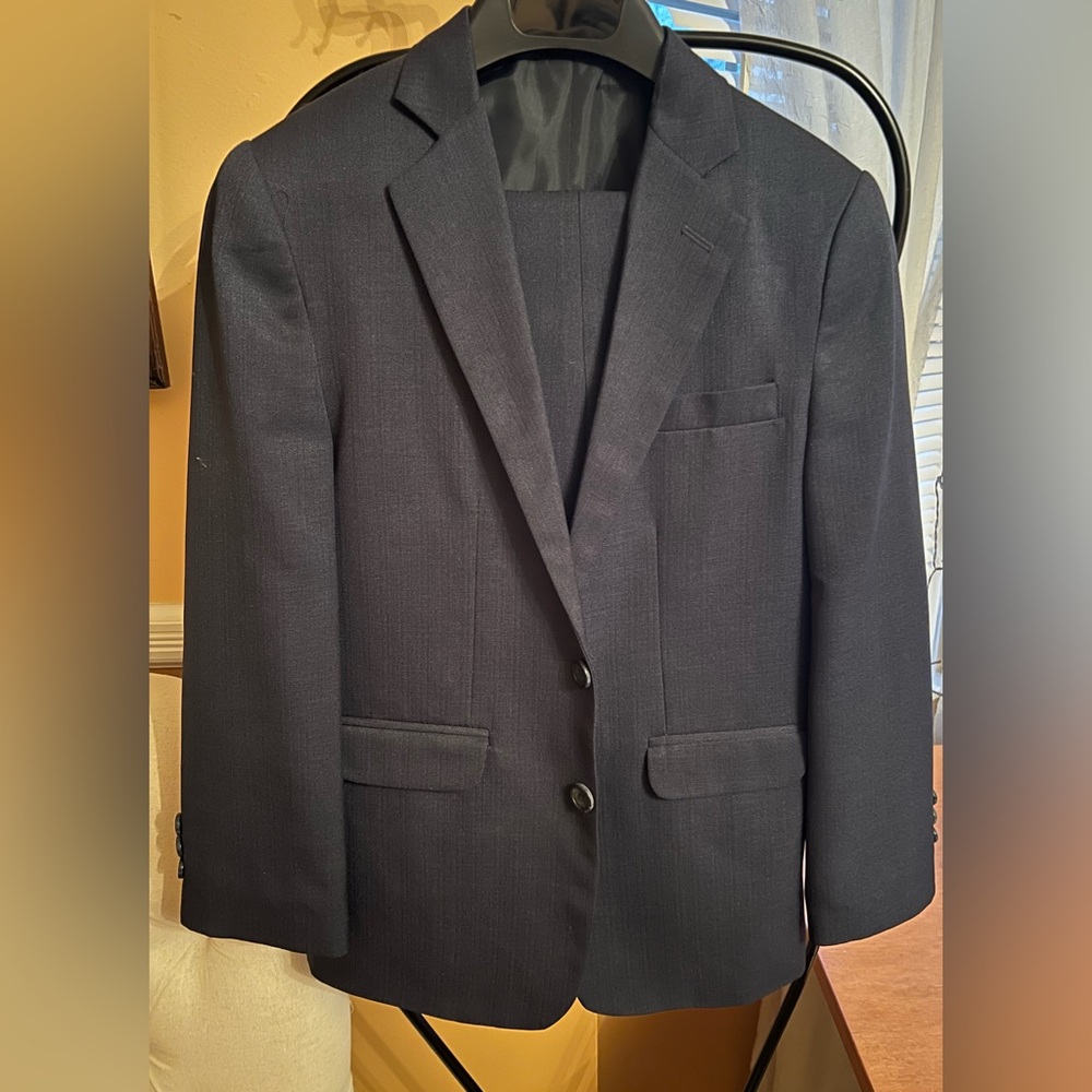 Dockers Boys Navy Suit like new worn once size 12 reg